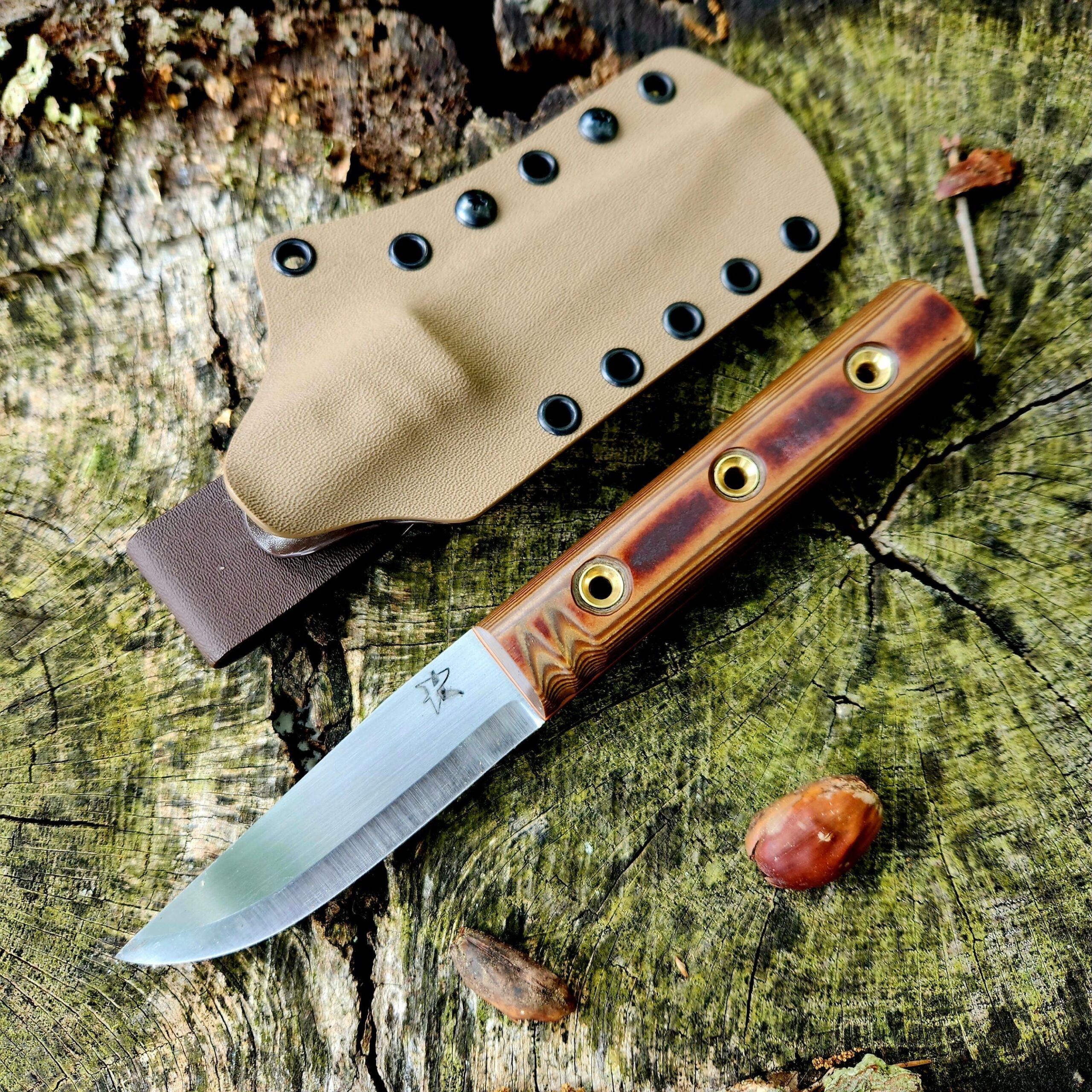 Smilodon - Skatelite with kydex